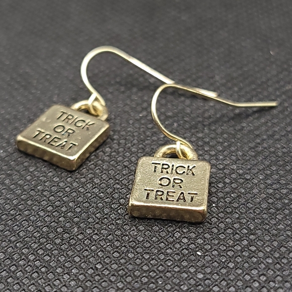 Trick or Treat Bag Halloween Earrings - Picture 4 of 7